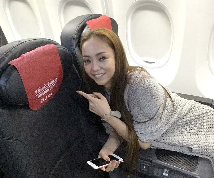 極秘プロジェクト「AMURO JET」の舞台裏 起案者が語る安室愛 | 沖縄