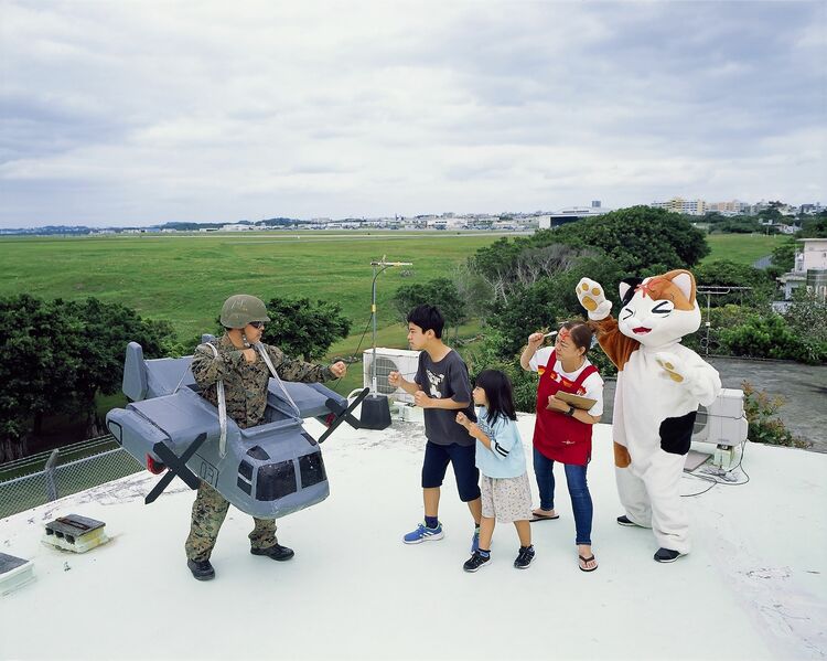 対象の本音撮る 石川真生「大琉球写真絵巻」 那覇で9日から | 沖縄