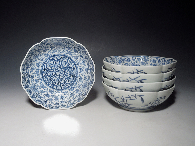 古伊万里 染付 花唐草文と薄瑠璃抜き蛸唐草文 深皿 5客組【元禄