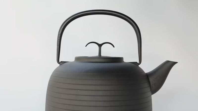Palma ケトル 1.85L | 南部鉄器の老舗 及源鋳造 OIGEN 公式オンライン