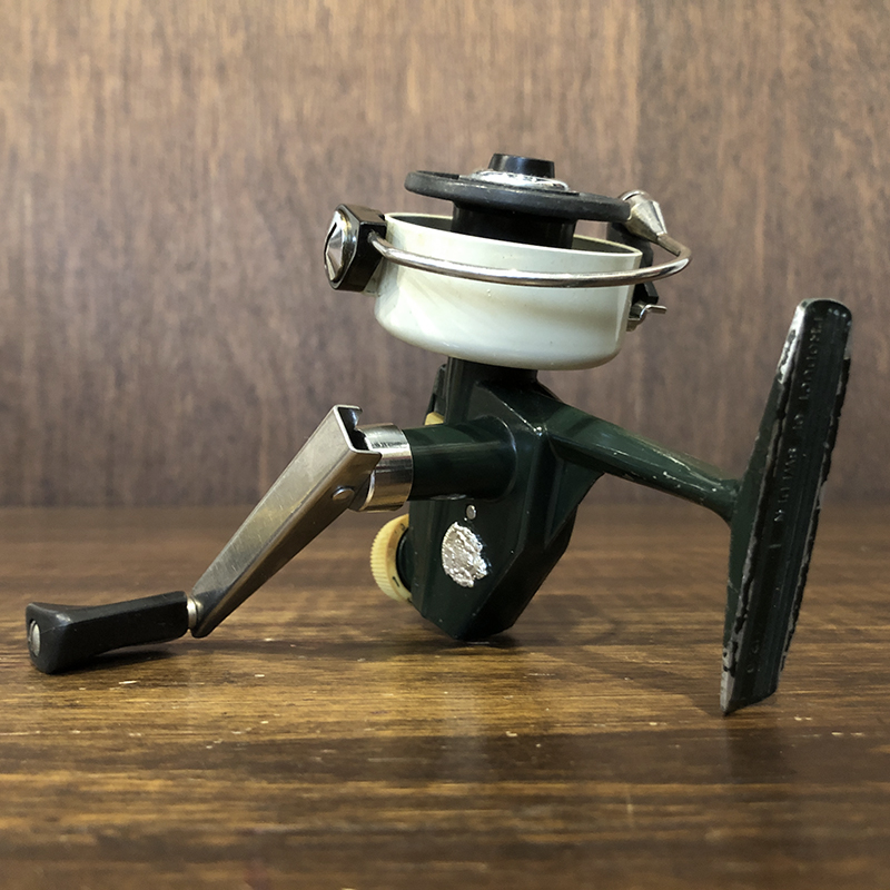 Abu Cardinal 33 Spinning Reel Early Rocket Bail Model Fn741200