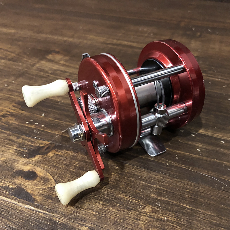 Abu Ambassadeur 5000 Red Bait Casting Reel 770405 アブ