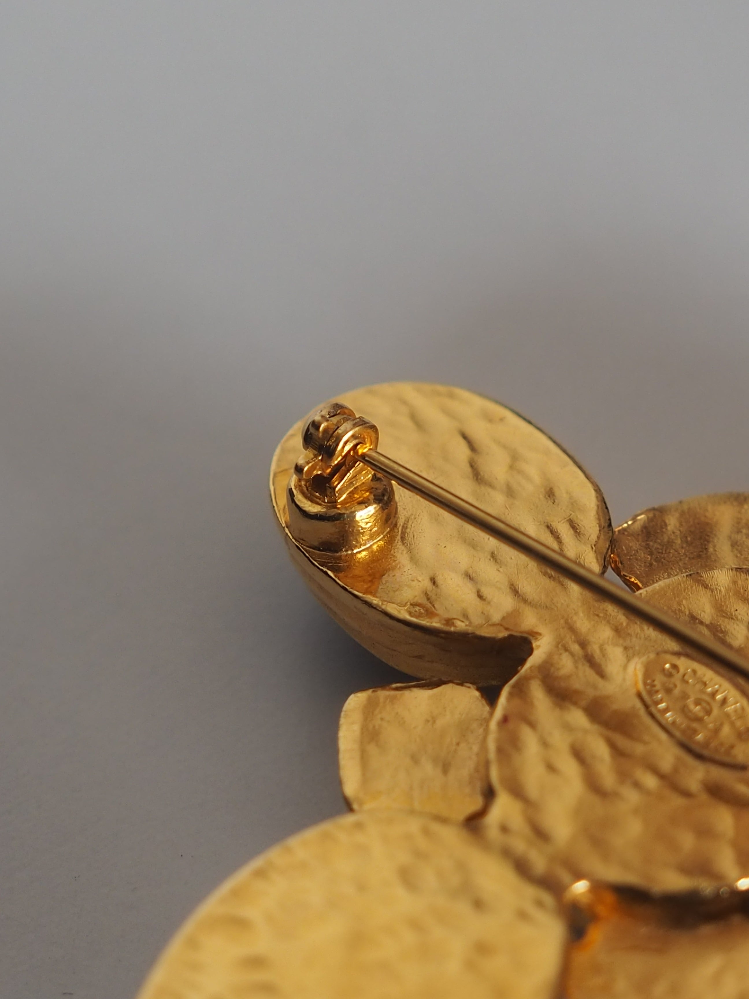 CHANEL シャネル COCO カラーストーン ブローチ ゴールド ブラウン 97A