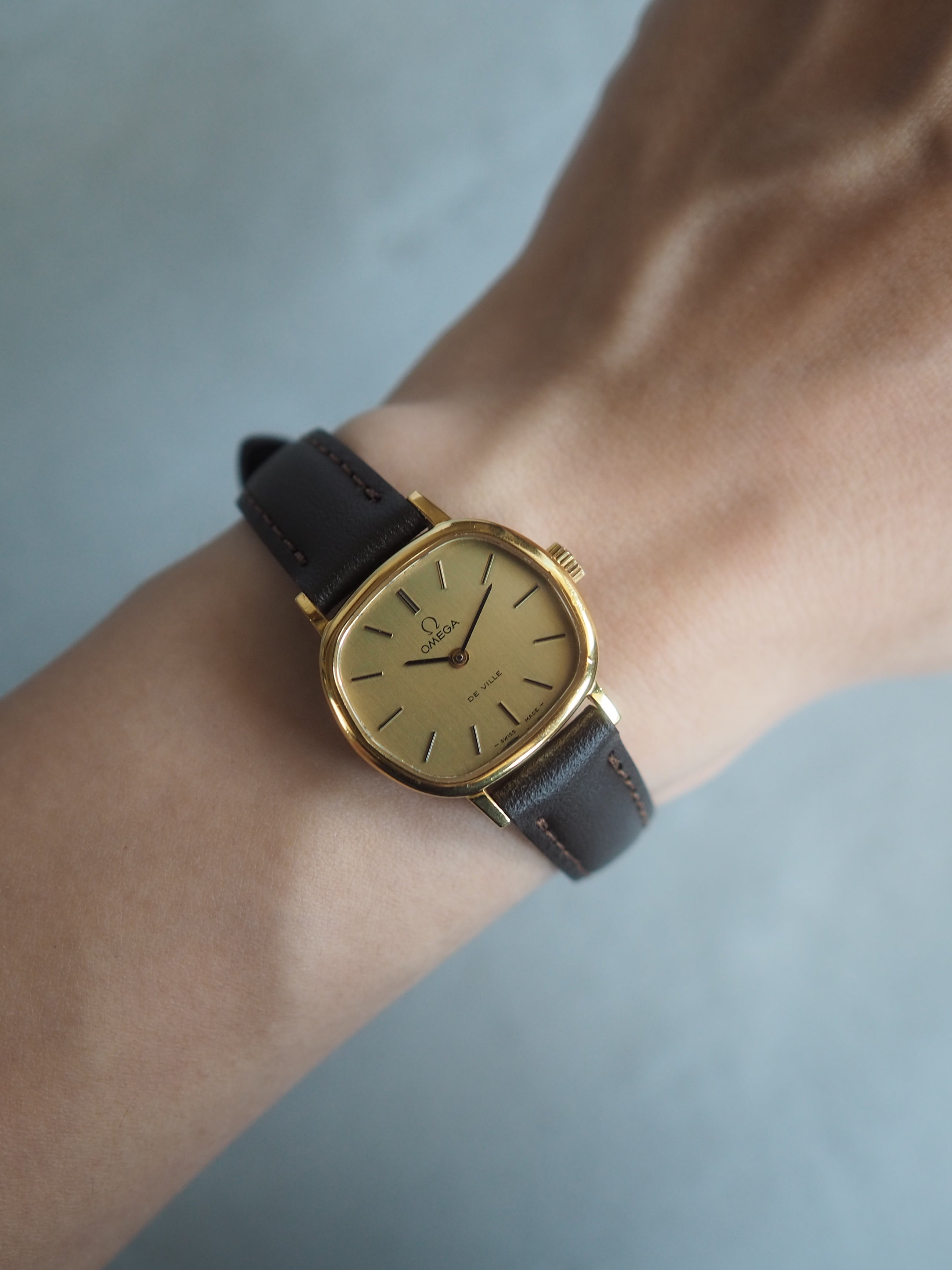 OMEGA オメガ DE VILLE デビル オーバル ウォッチ 腕時計 ゴールド