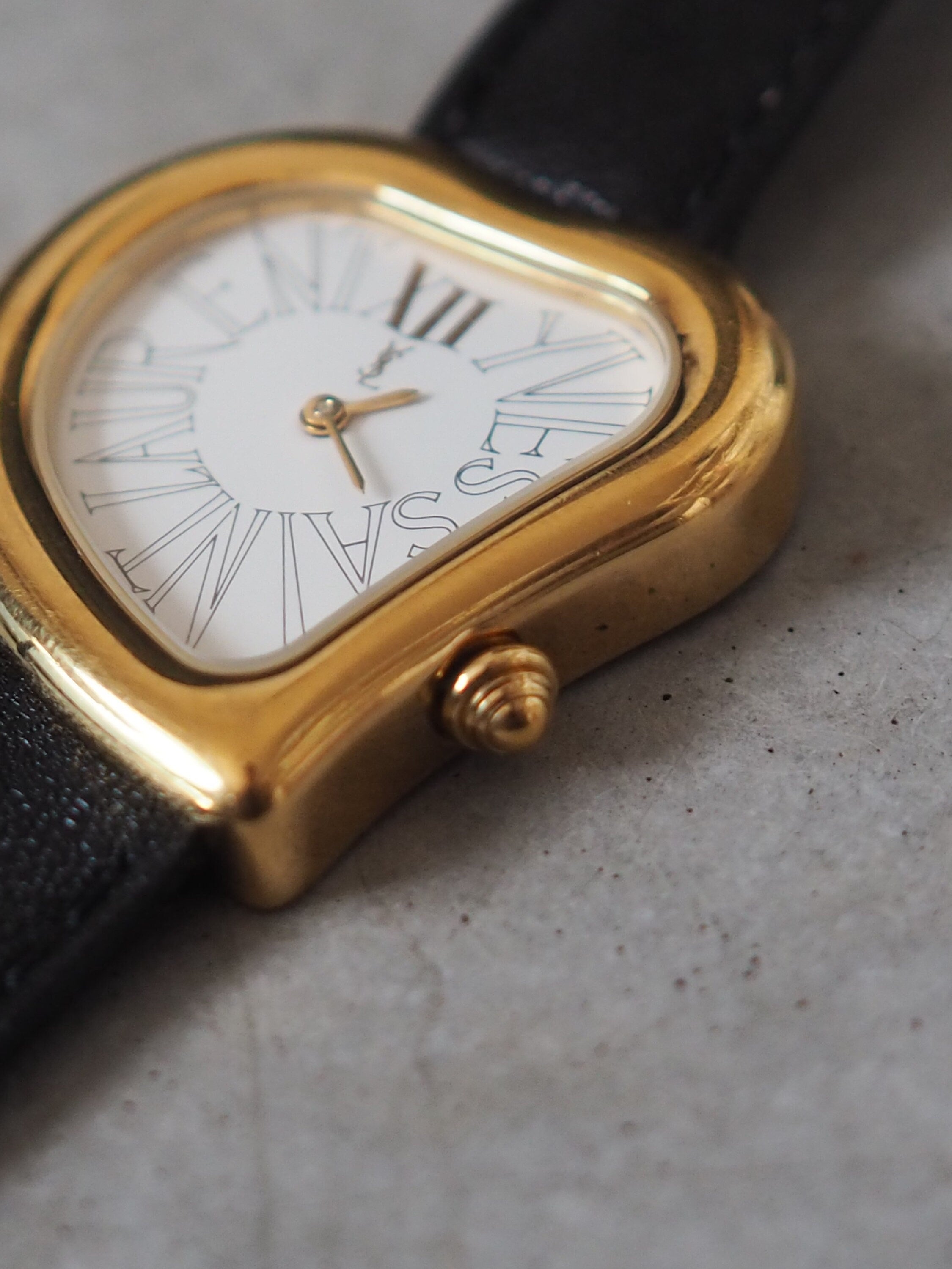 Yves Saint Laurent イヴ・サンローラン YSL ハート ウォッチ 腕時計