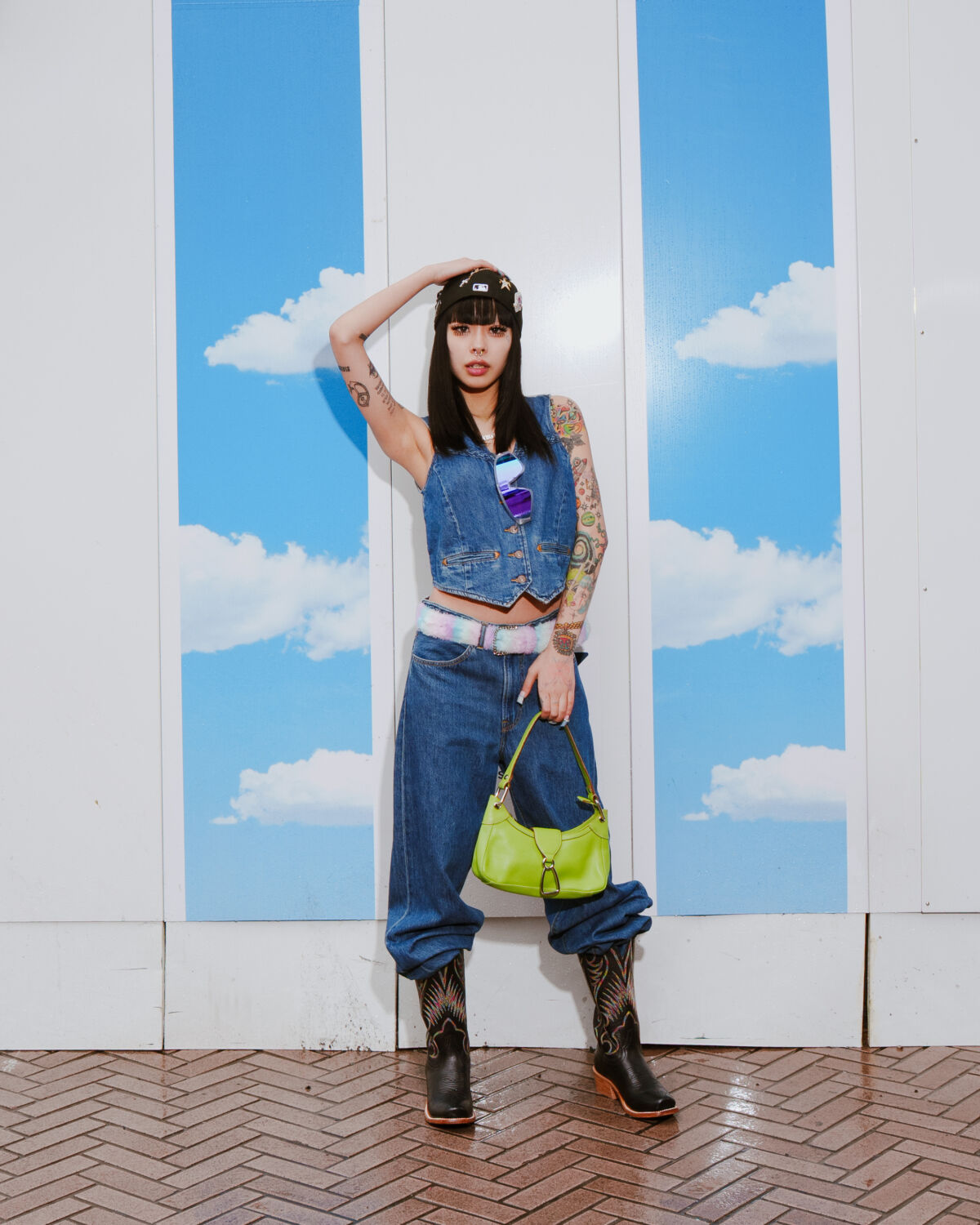 手に、耳にしたレコードのジャケットから広がる世界をNO.02ISSUGI