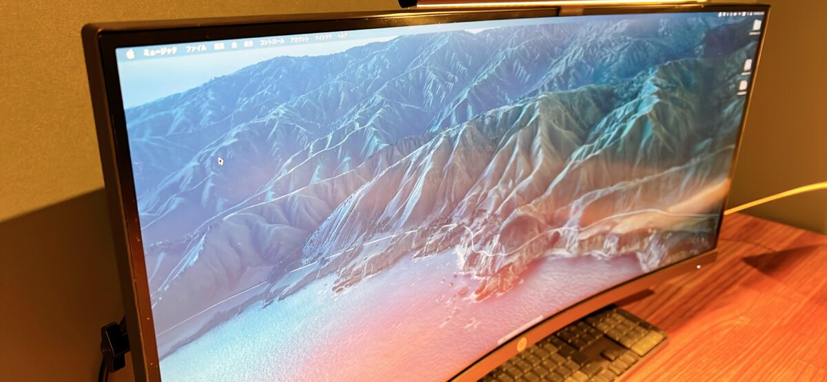 HP M34d レビュー】34インチウルトラワイドで、MacBookの作業領域を