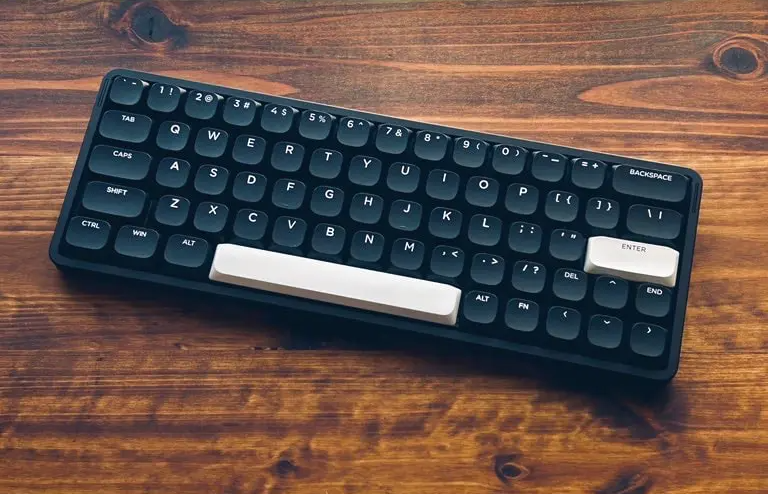 コンパクトこそ正義なメカニカルキーボード「NuPhy Air60 V2」を