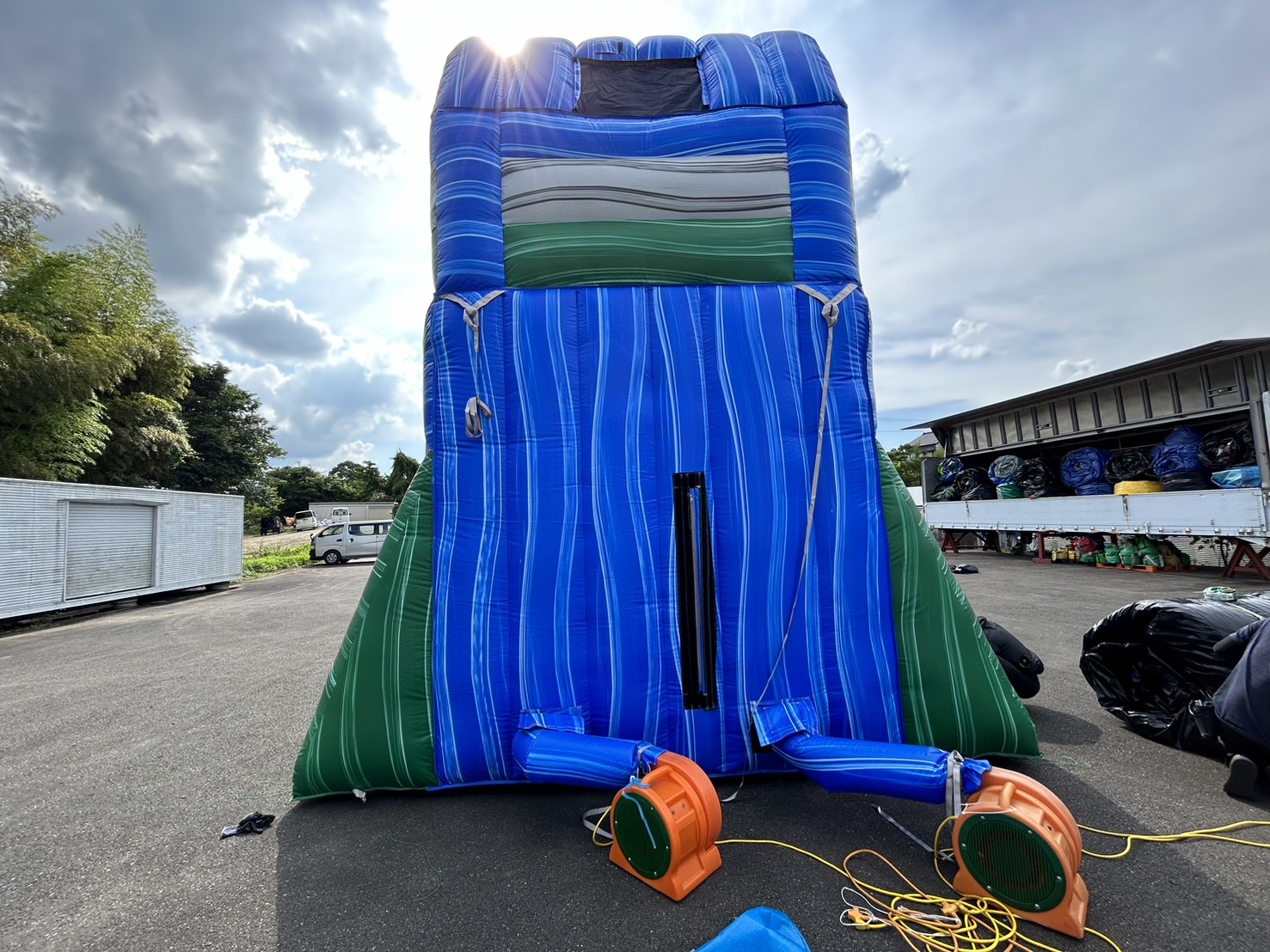 ウェーブウォータースライダー | イベントアイテムのワン・ステップ