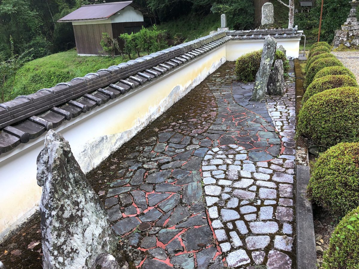 本休寺庭園 ― 重森三玲作庭…兵庫県丹波篠山市の庭園。 | 庭園情報