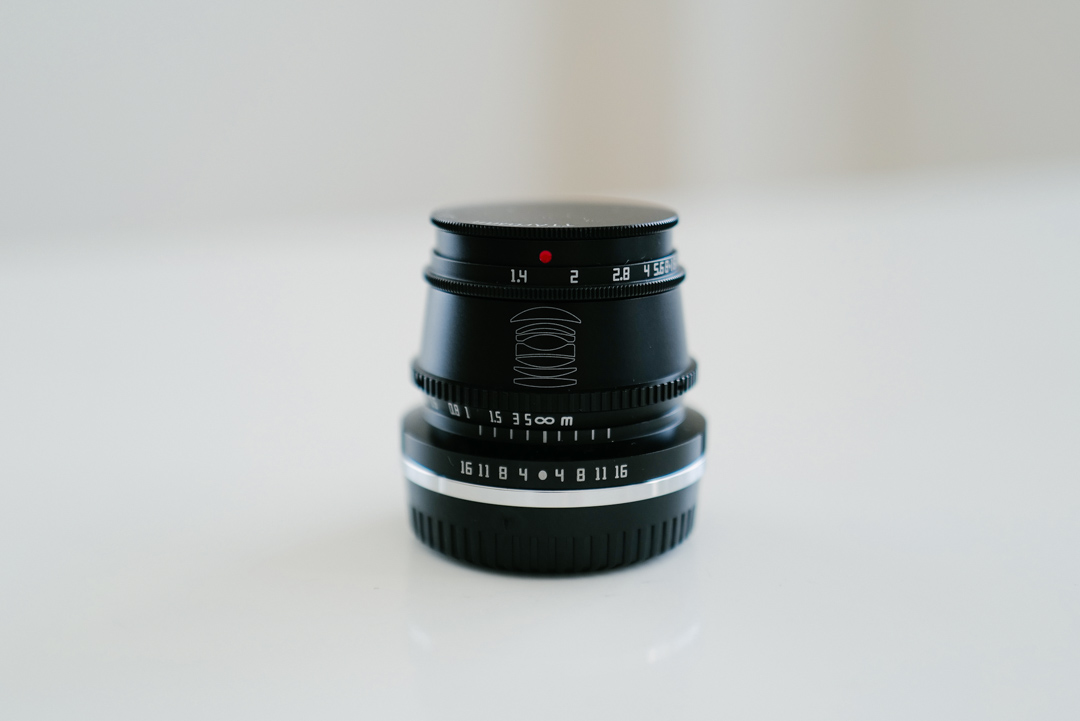 TTArtisan 35mm F1.4 MF単焦点レンズ Amazon.co.jp: TTArtisan 35mm f