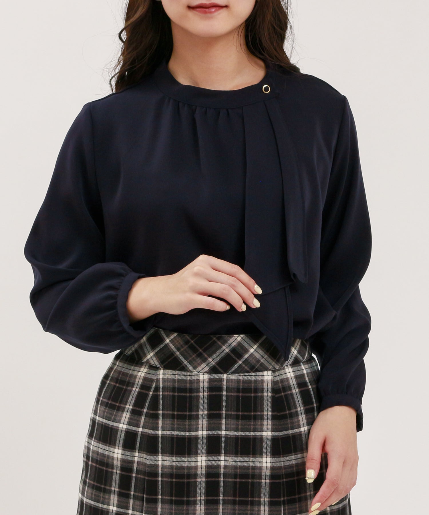 マルチファンクションアシメボウタイブラウス(UVカット,防汚・防シワ