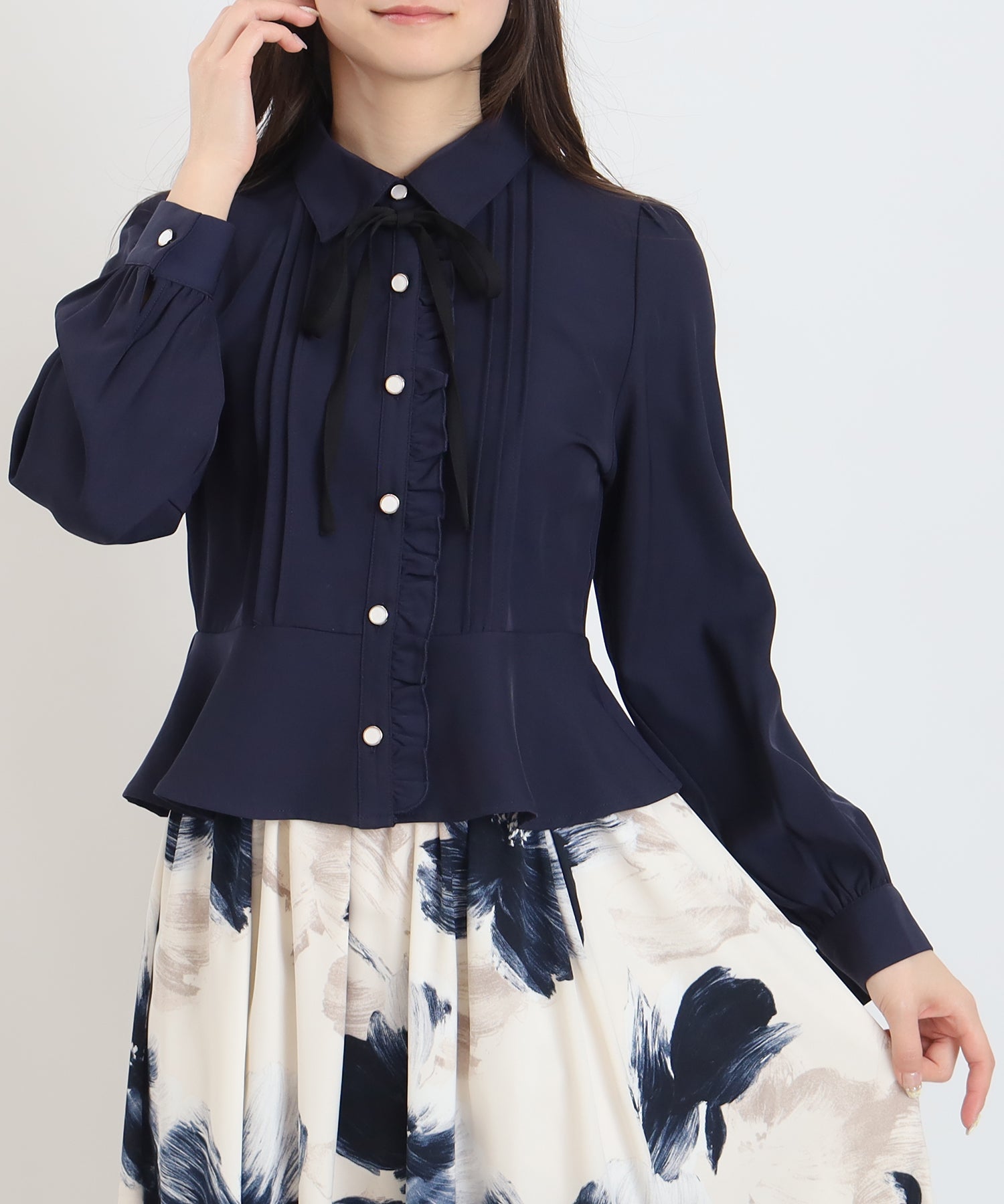 オンラインショップ先行入荷)ピンタックペプラムブラウス