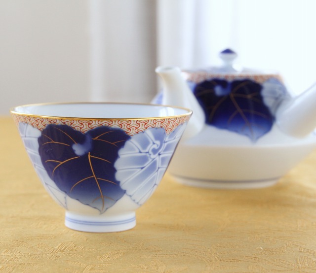 愁海棠）小ぶり茶器揃（急須・湯のみセット）|有田焼の老舗-香蘭社