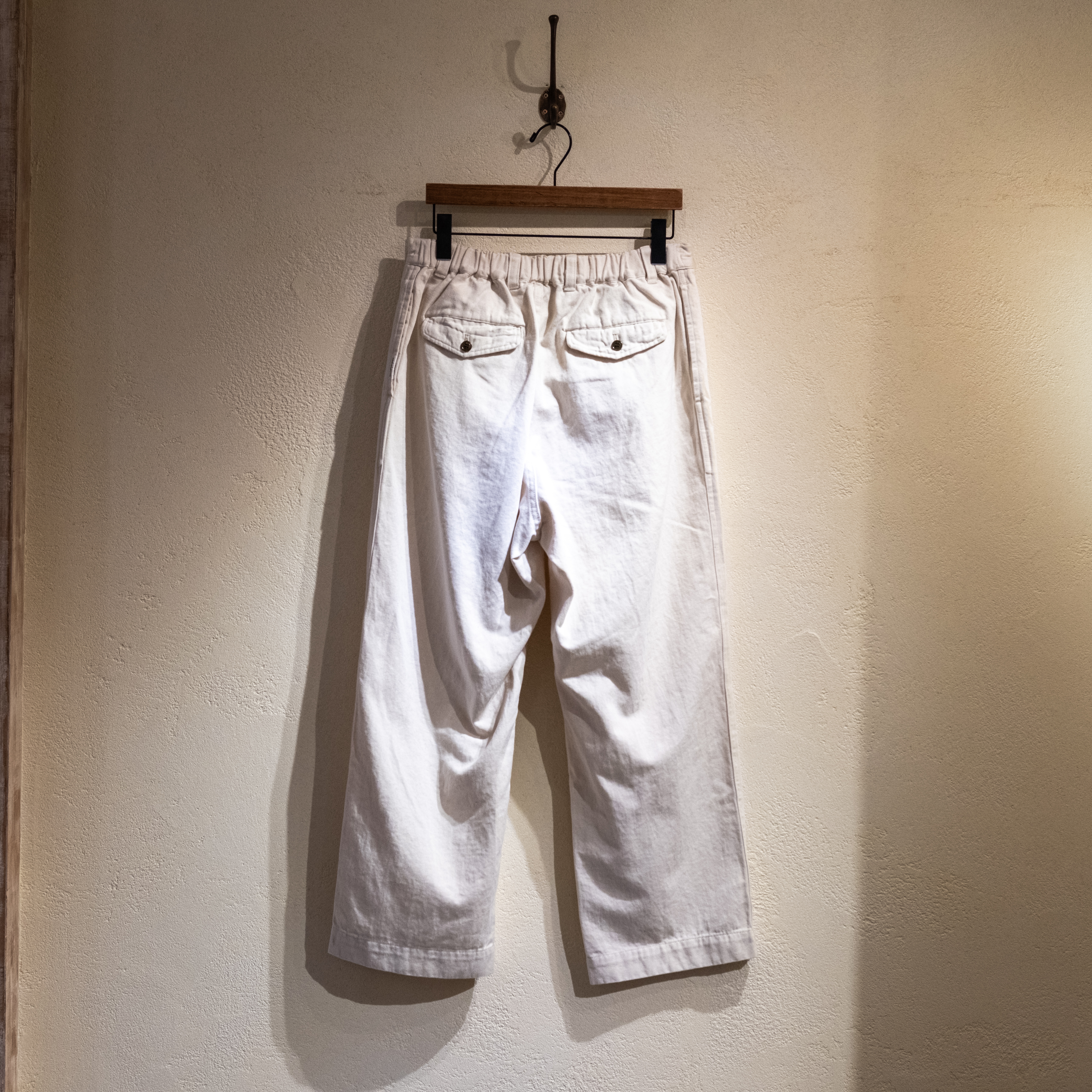 UpcycleLino】BASIC チノ 2タックワイドパンツ(1 NATURAL)｜ nest Robe