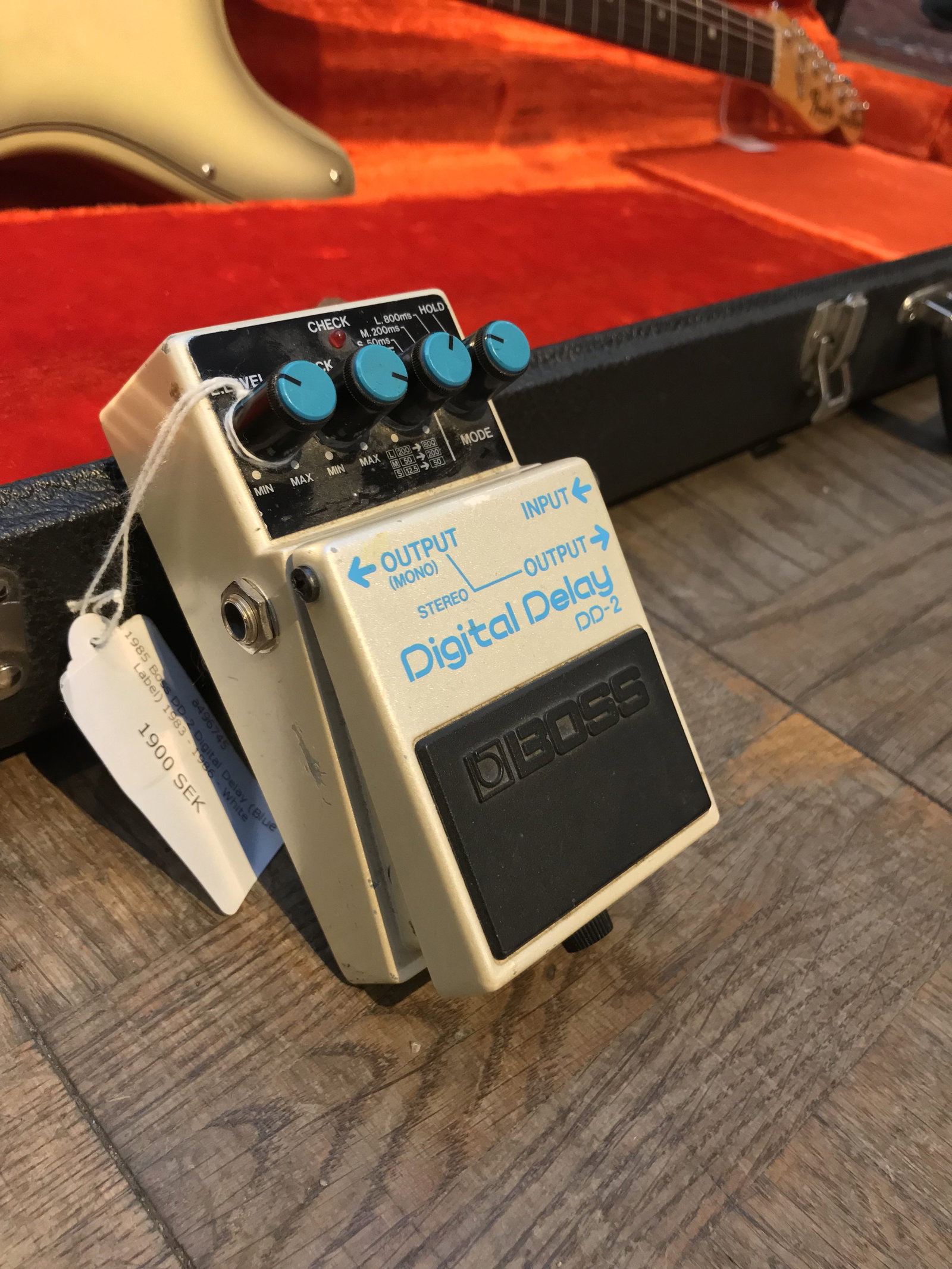 1985 Boss DD-2 Digital Delay (Blue Label) 1983 - 1986 - White