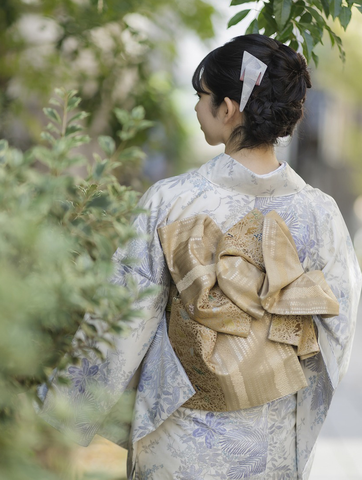 白大島紬 | 大島紬製品のご紹介 | 本場大島紬織物協同組合