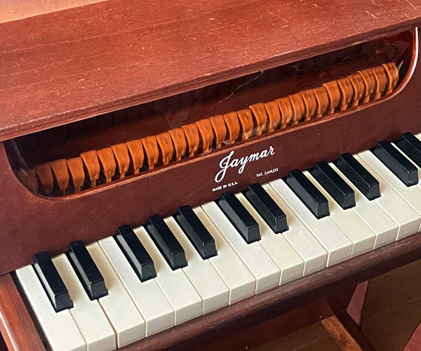 organ69 : [tp042]Jaymar 30 Keys Toy Piano