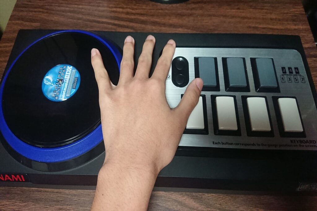 beatmania iidxエントリーモデル開封してみた PS2専コンとの違いも解説