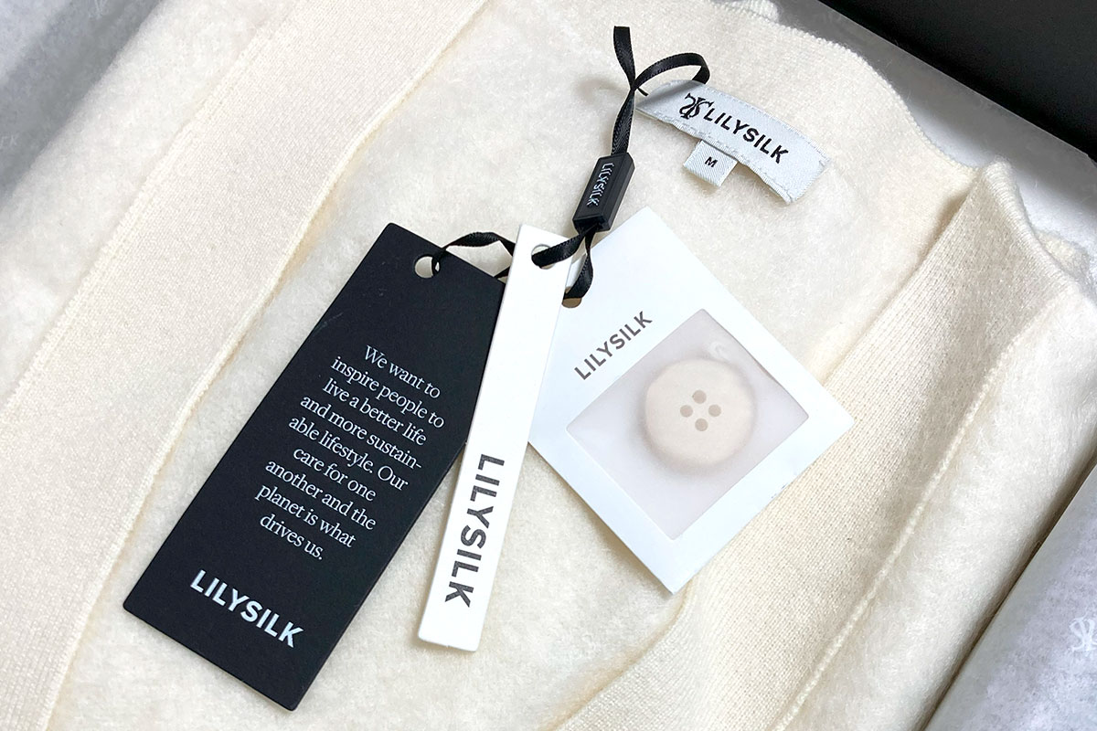 LILYSILK（リリーシルク）の評判は？カシミヤニットを着用レビュー