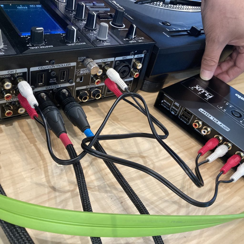 RELOOPから救世主！Serato DJ Pro専用インターフェース「FLUX」徹底