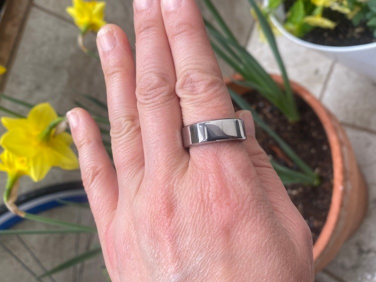 指輪で健康管理 睡眠、心拍、運動量…アメリカで人気、オーラリングが