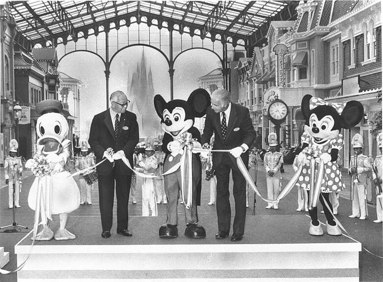 4月15日は何の日】39年前、東京ディズニーランドが開業 | ツギノジダイ