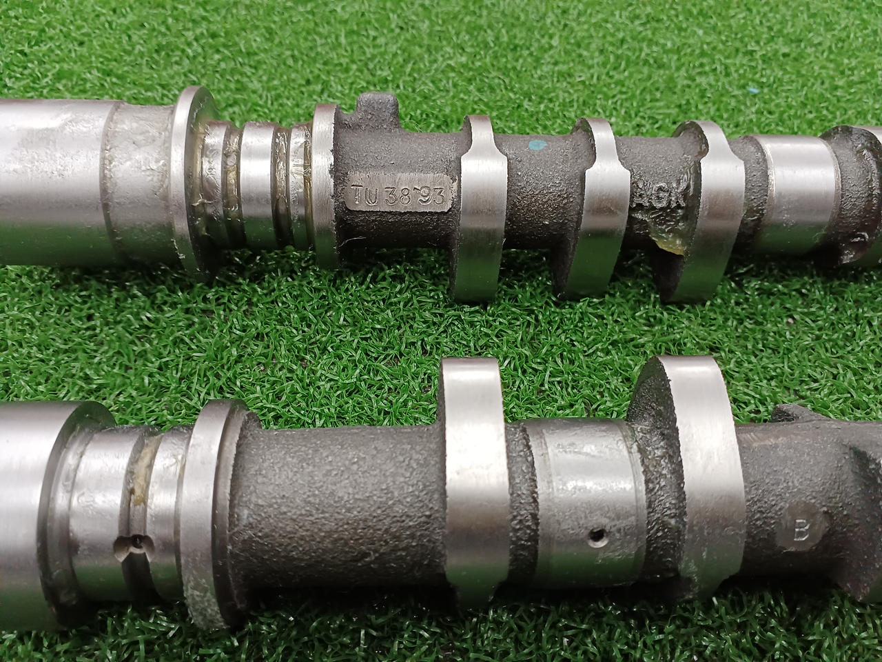 ティーアールディー(TRD)|AE86 5バルブ カムシャフト|【ハードオフ公式