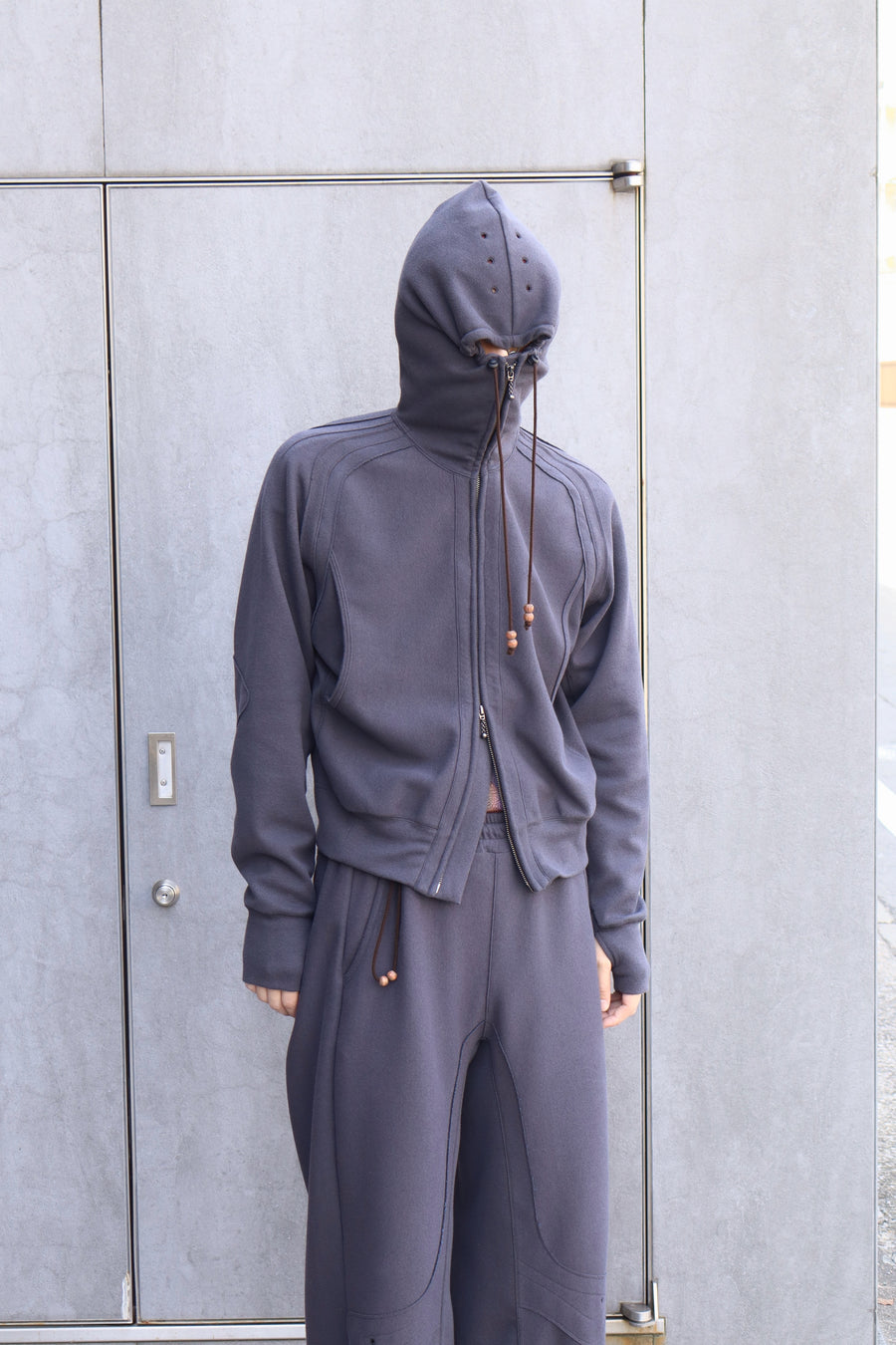 JIAN YE(ジェンイェ)のSOLID HOODIE 弍 CHARCOAL(パンツ)の通販