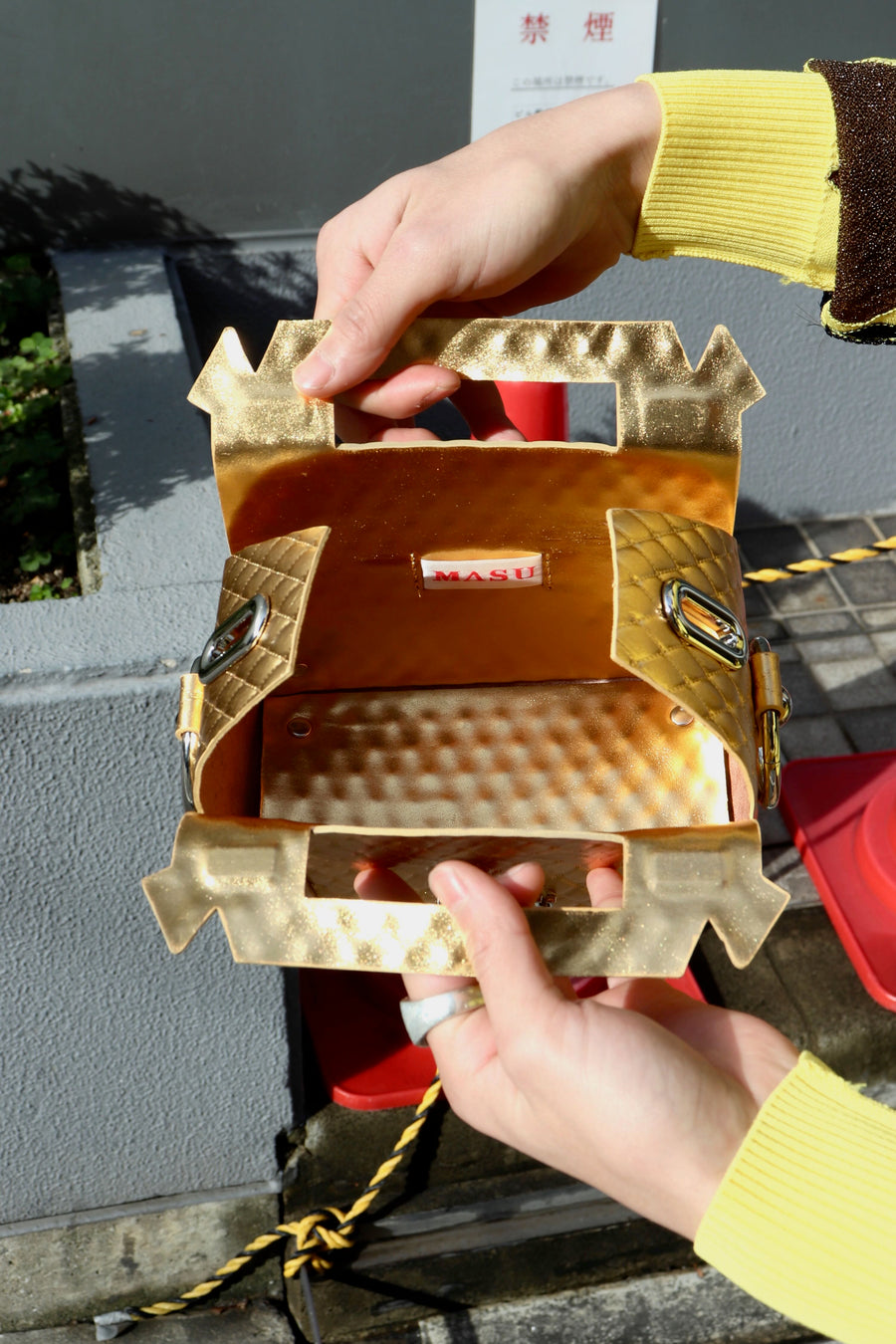 MASU(エムエーエスユー)のLEATHER CAKE MINI BAG GOLD(バッグ)の通販