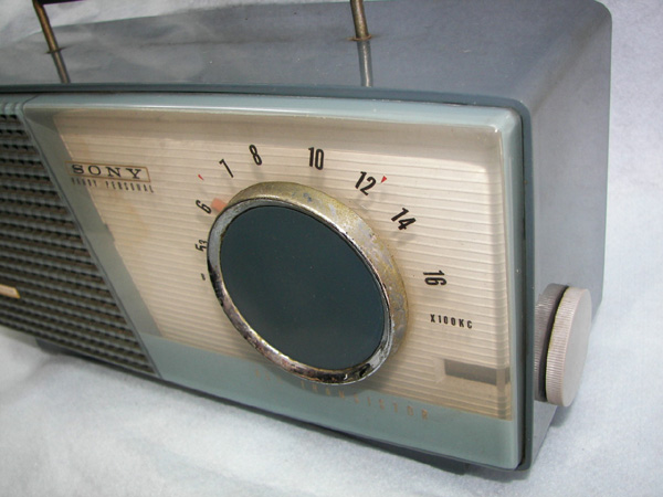 SONY TR－712 ポータブル・7石トランジスターラジオ 1958年型