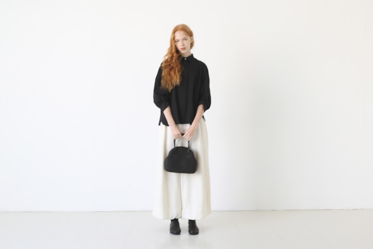 Mochi モチ mini gama bag [black]