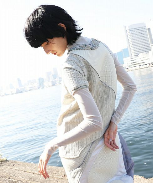 HATRA デザイナー長見佳祐 最新コレクションいち早く紹介。商品を購入