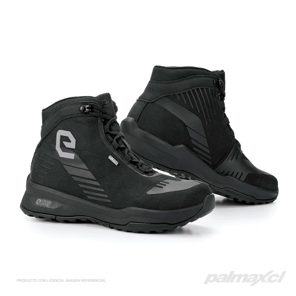 Zapato urbano para moto modelo Town WP Black | Eleveit