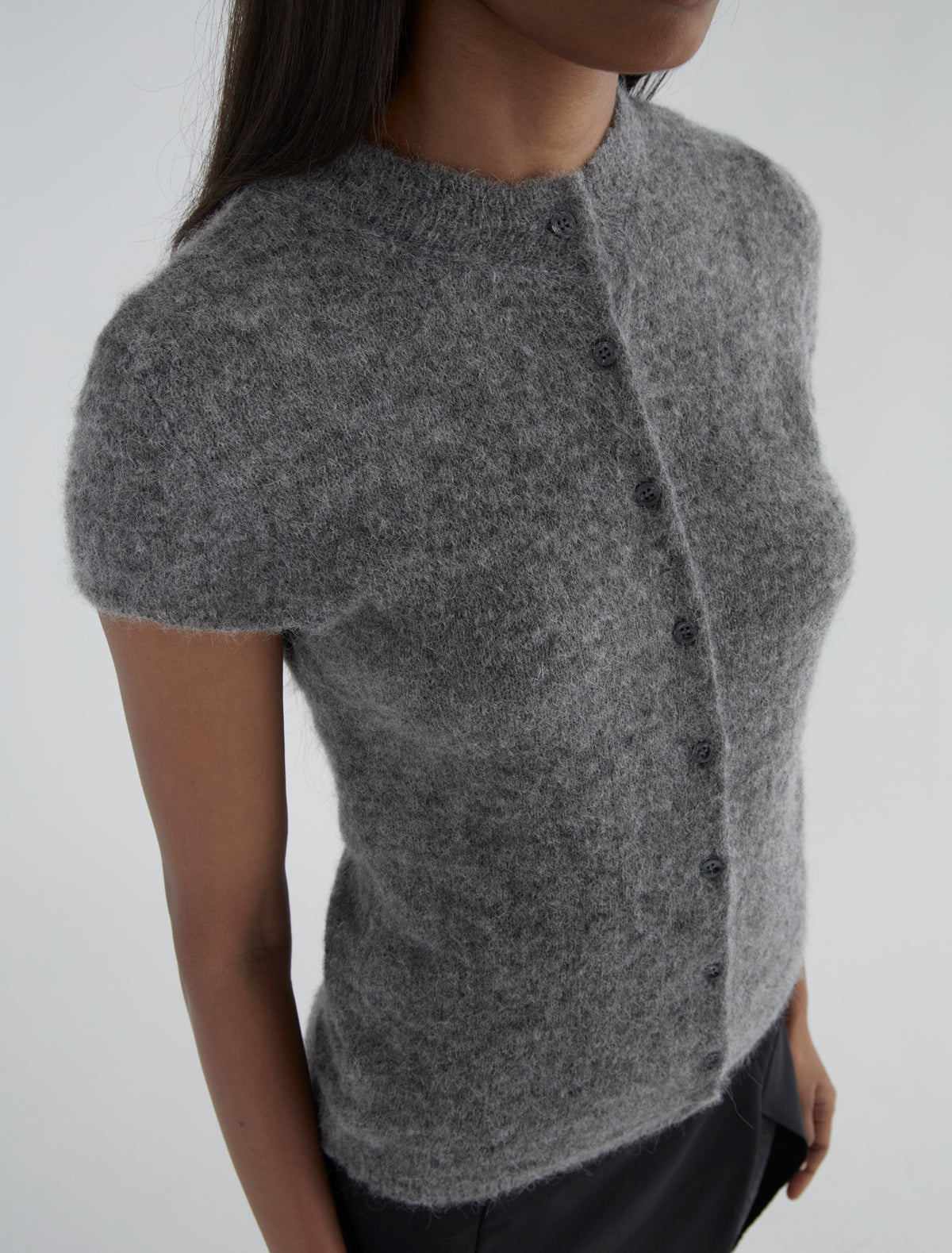 REFIAN-Fitted short-sleeved cardigan with buttons and a mid-high