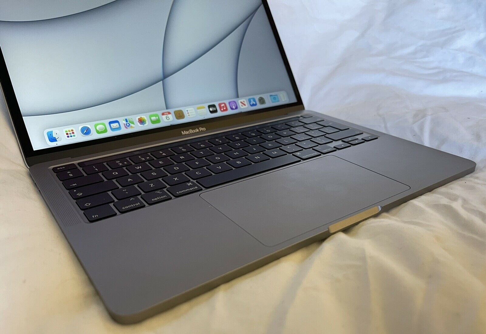 Apple MacBook Pro 13 Inch 16GB Ram 512GB SSD Touch Bar 2020 2.0