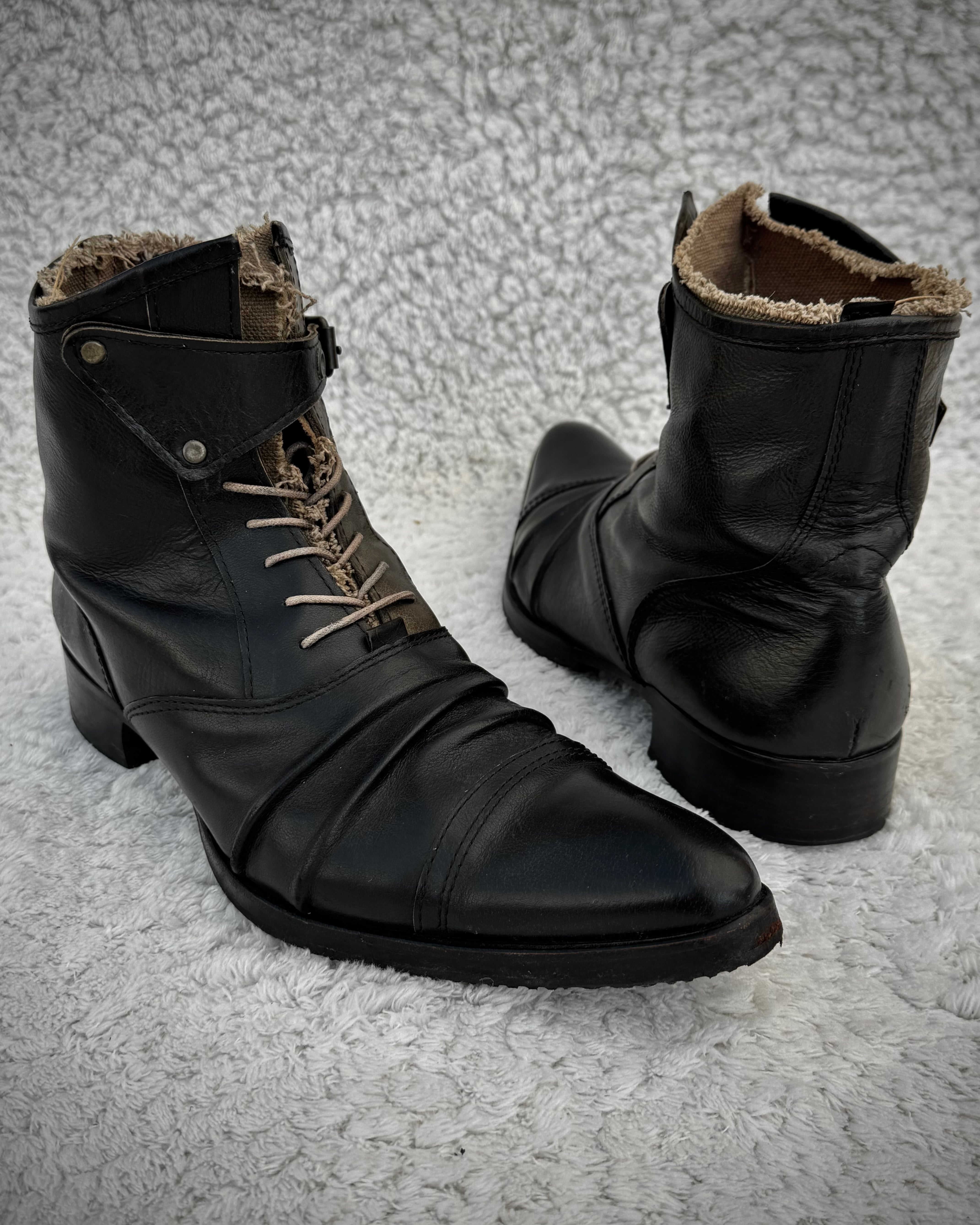 Alfredo Bannister Layered Wrinkled Leather Pointed Boots – Paroxa