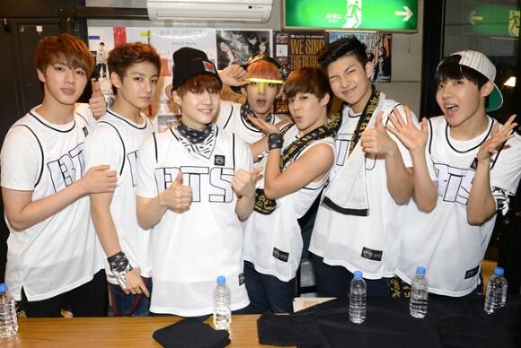 NEWS PIC] 131217 BTS 1st JAPAN SHOWCASE @ TSUTAYA O-WEST @BTS_twt