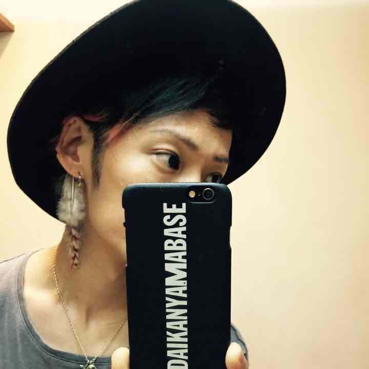 TAKUYA∞がつけてる羽根ピアスいーなぁ。 ほしいなぁ😞 誰が情報