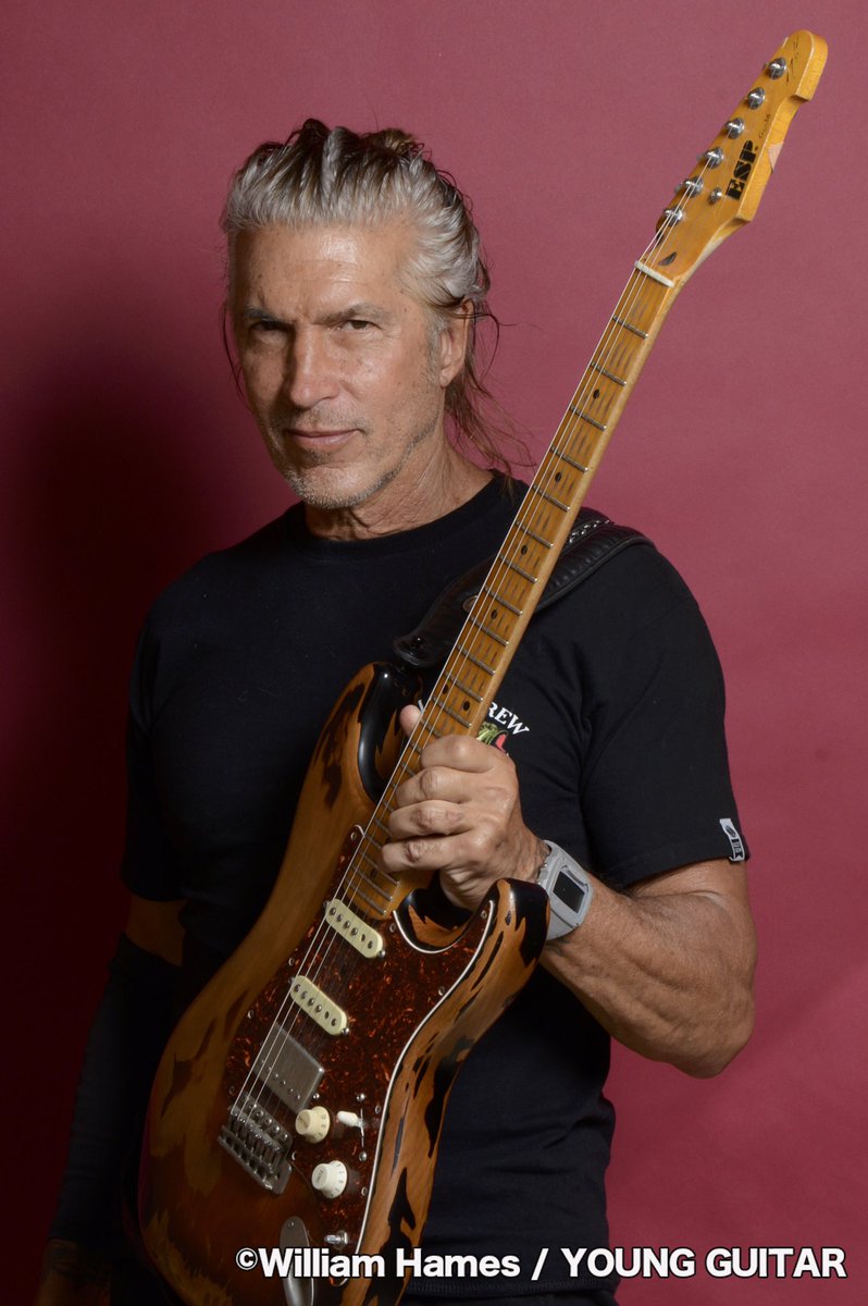 8月28日(水)発売 #IRONBUNNY デビューミニアルバム 『IRONBUNNY〜鉄槌