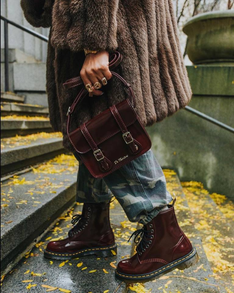 Dr. Martensブラウンショルダーバッグ　7インチ サッチェルバッグ 7インチ サッチェル バッグ