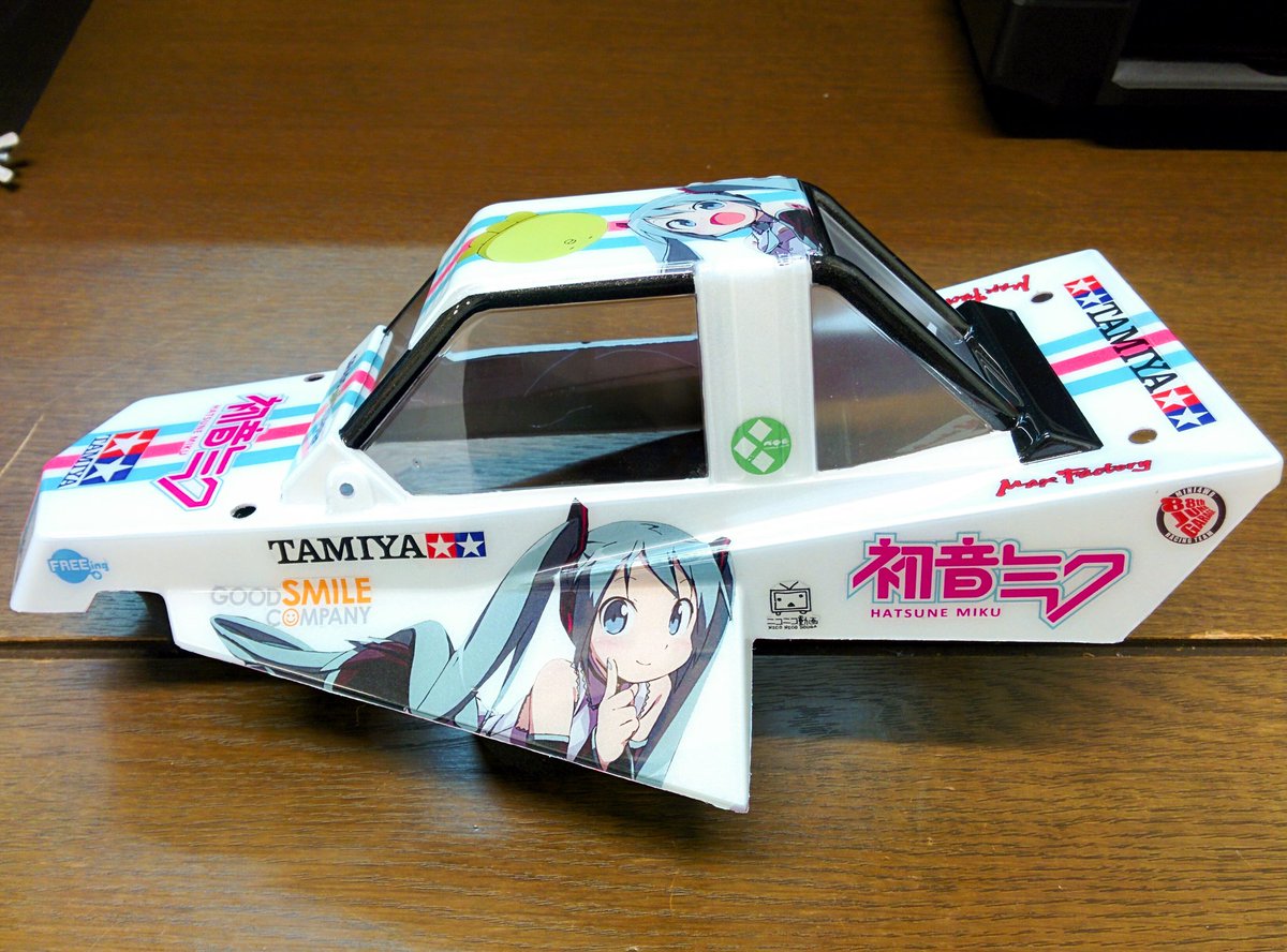 コミカルグラホ×ミク×HSP ステッカー裏貼り痛車ボディついに出来ちまっ