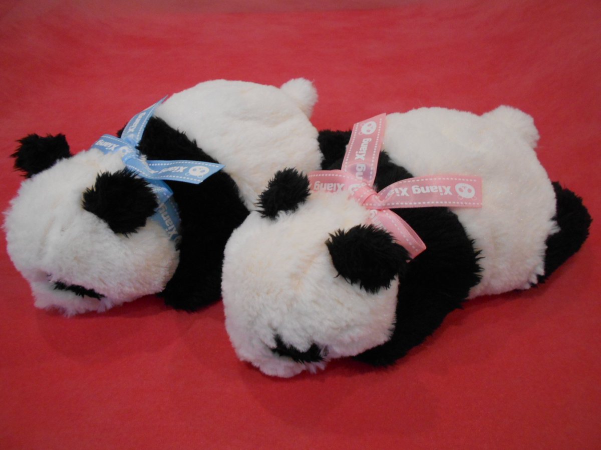 商品情報】ぬいぐるみ伏せパンダのリボンがシャンシャンにリニューアル