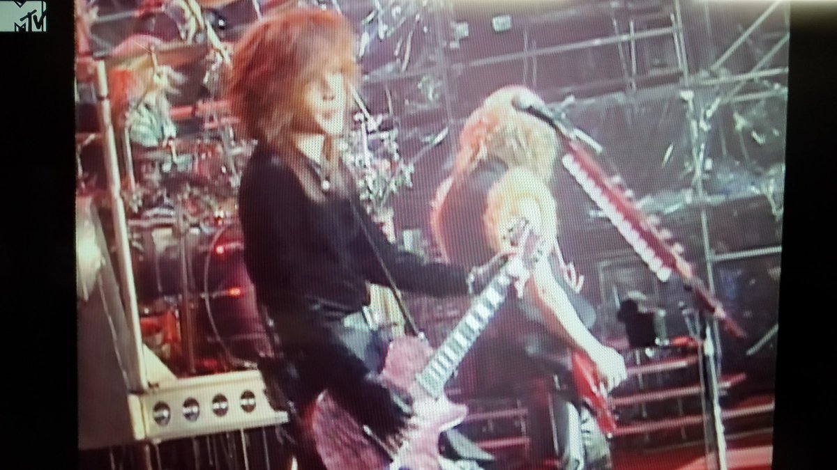 うぁ！！MTVで！！LUNA SEA 96年の横浜スタジアムライブやってるぞ