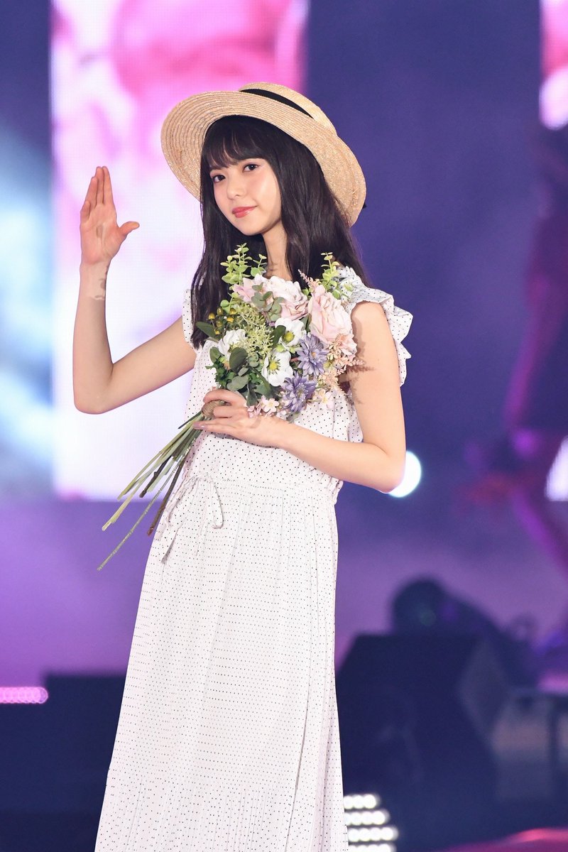 夏、田舎へ帰省した時に居て欲しい白いワンピースを着た美少女