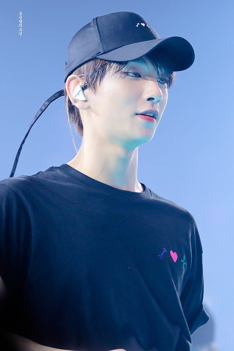 まってキャップの破壊力やばいんだけど。汗と喉仏が最高のエモさ