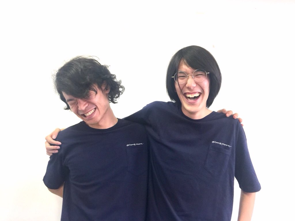 グッズ紹介①】 ・パン屋ロゴの刺繍ポケT (M/L) ¥3000 色は紺色