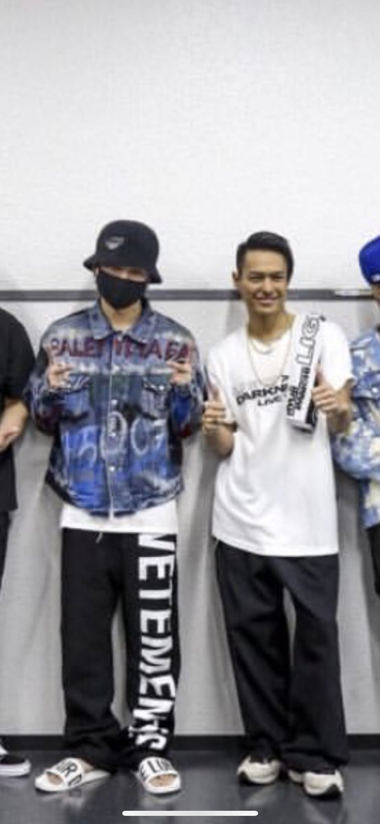 臣ちゃんまた新しいBALENCIAGAのデニムジャケット着てるやん めっちゃ