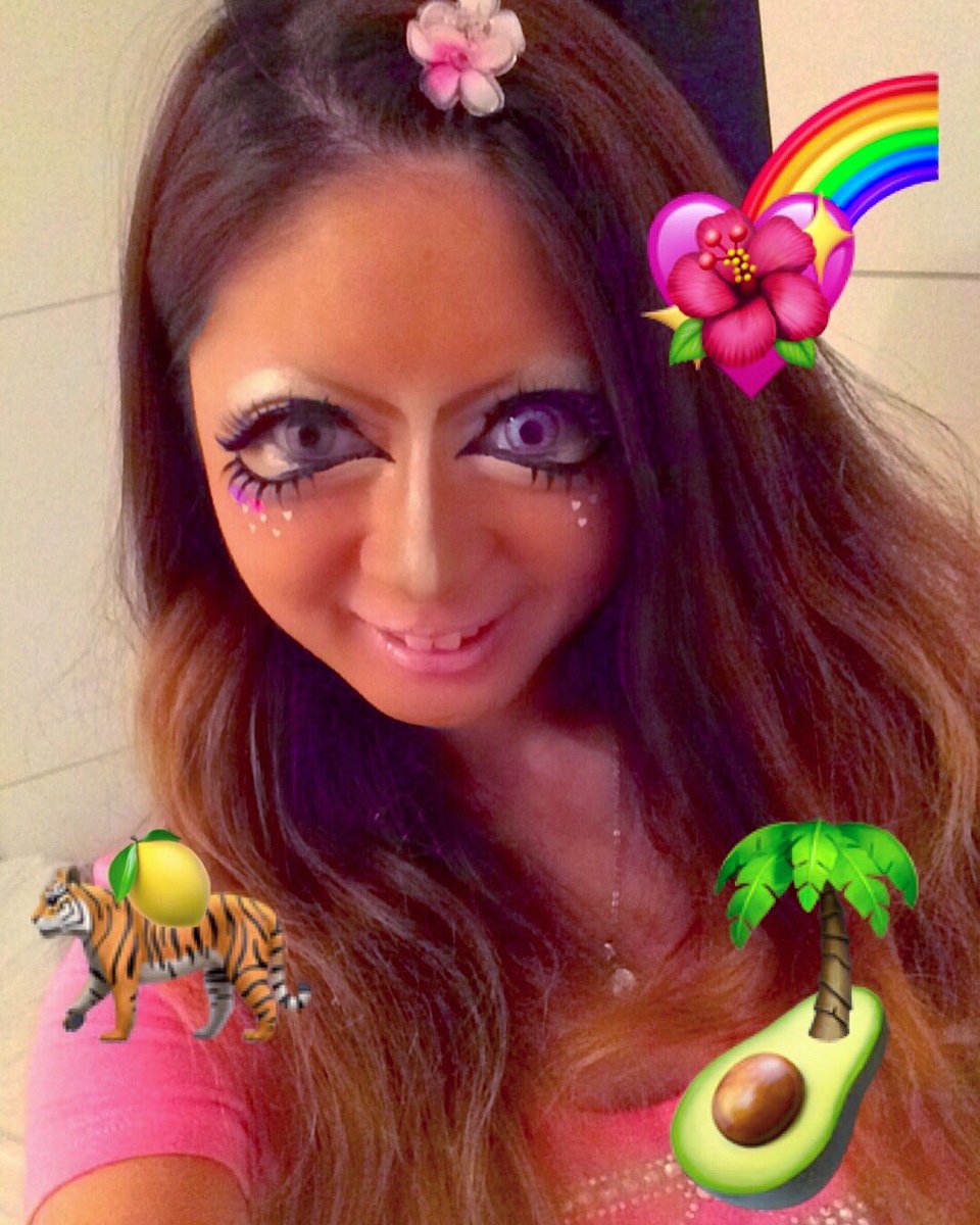 早起きできたのでメイクはできた😇😇😇キティジャージかわいいなぁ