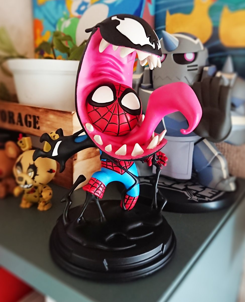 スコッティ・ヤングさんのイラストを元にして作られたヴェノムと